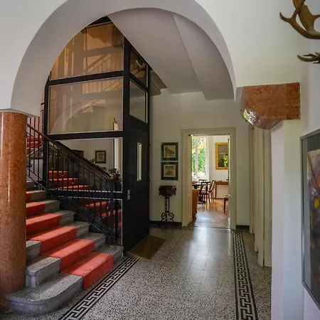 Evelina Villa Travedona