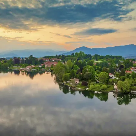 Evelina Villa Travedona